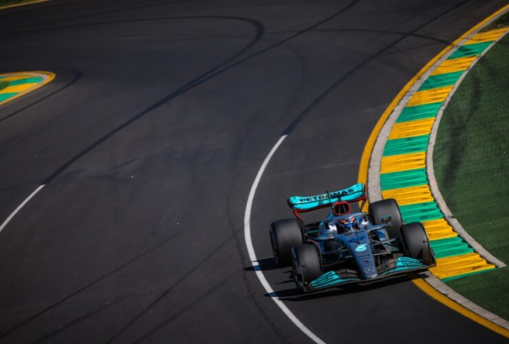 George Russell podczas GP Australii 2022 w bolidzie Mercedes W13.